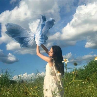 顶流粉丝被曝旧照被扒，连日来直播间画面流出
